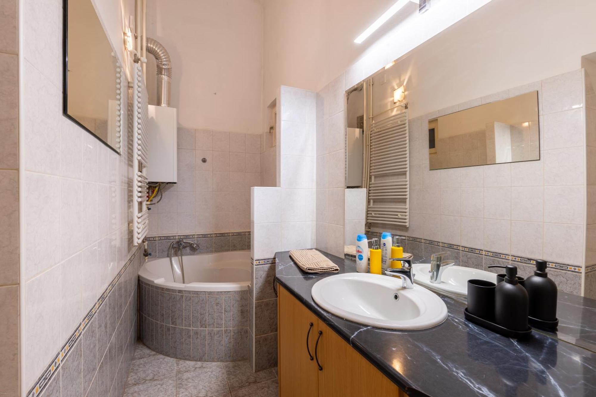 D8 Sphinx Apartman Budapest Ngoại thất bức ảnh
